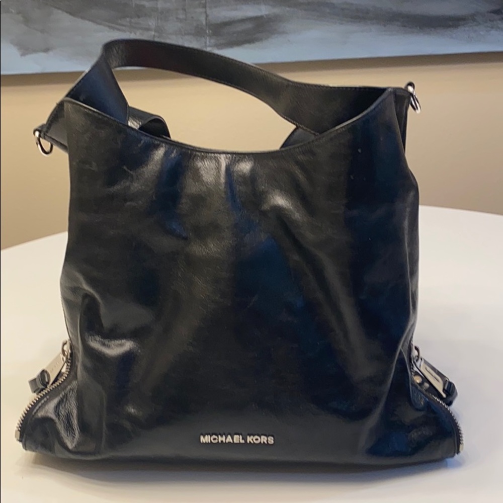 Micheal Kors black zipper tote